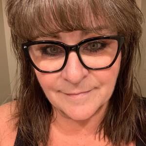 Meet your Posher, Debbie